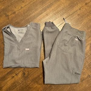 Women’s figs scrubs